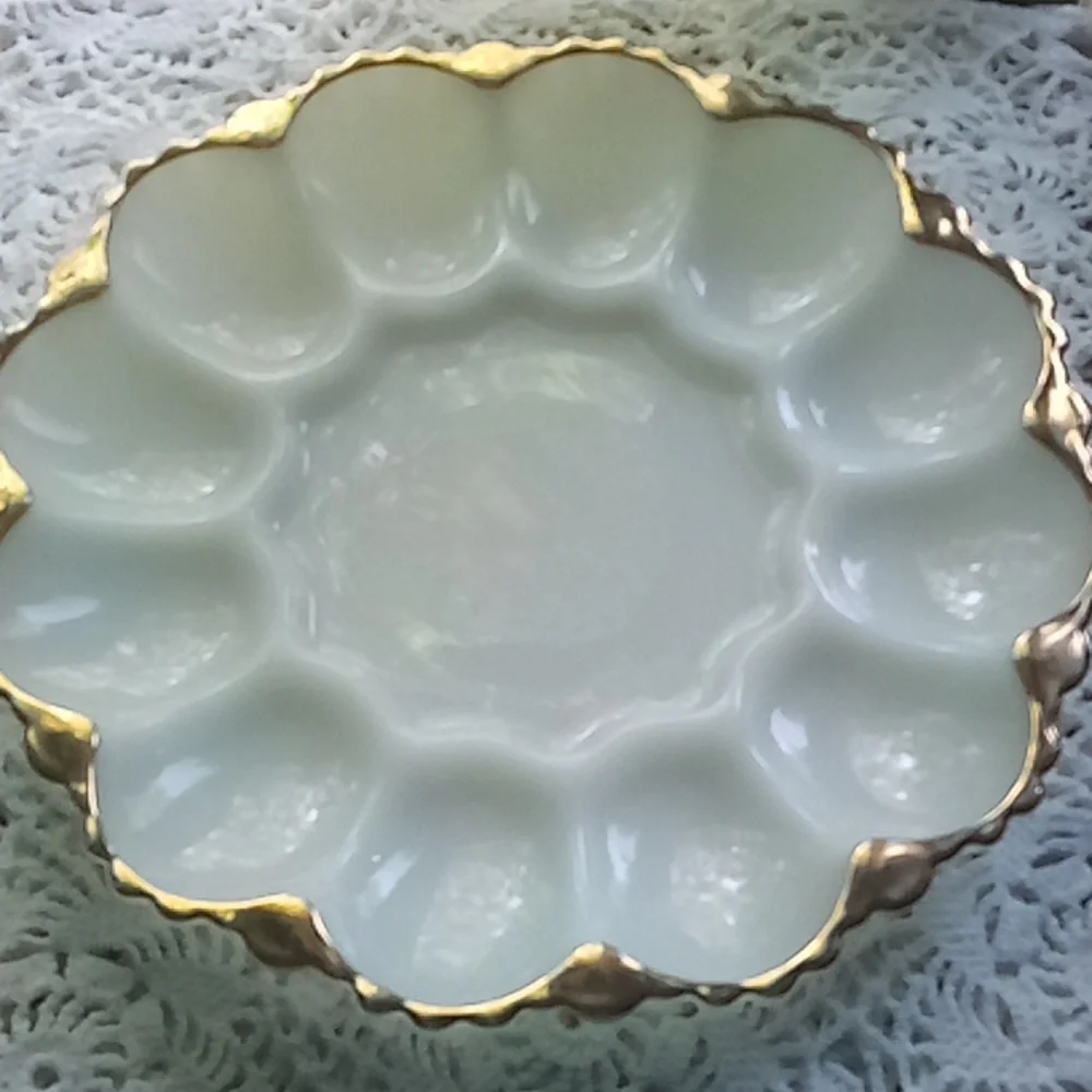 Vintage Anchor Hocking deviled eggs and relish dish. New condition.